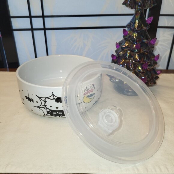 Hello Kitty Hand Painted Halloween Pumpkin Ceramic Food Storage Vented Bowl NWT - Picture 3 of 5